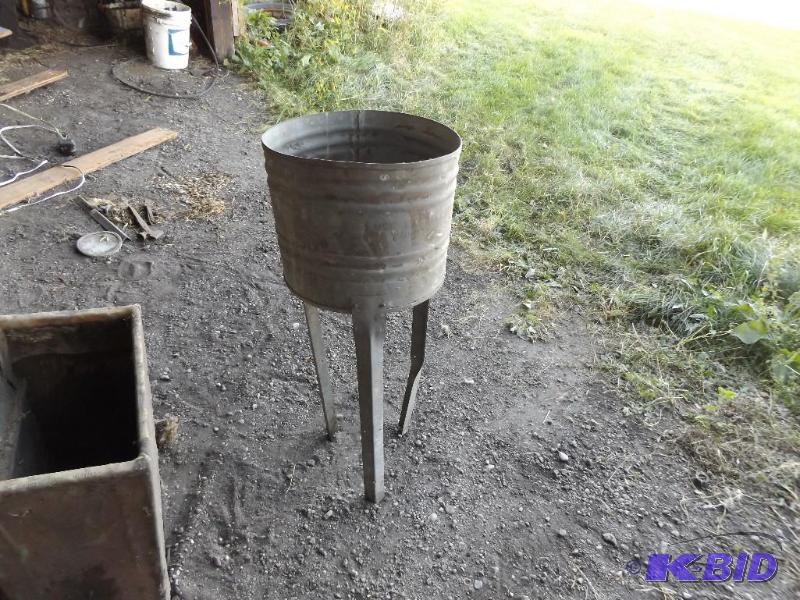 metal tub on legs, with a top...