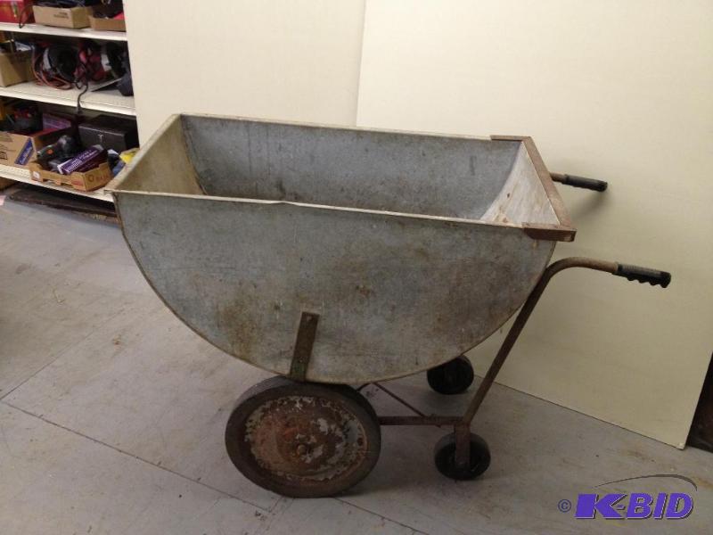 lot 10 image: Garden Cart