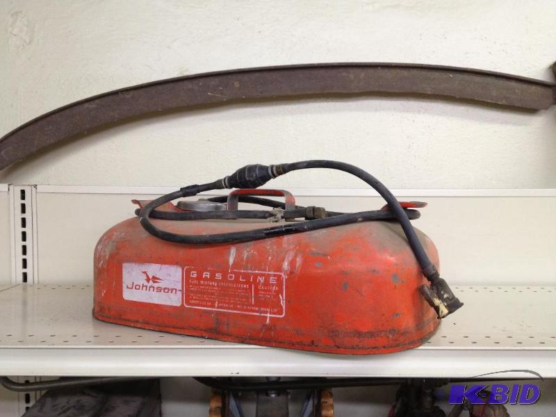 lot 100 image: Johnson 3 Gallon Boat Gas Tank&nbsp...