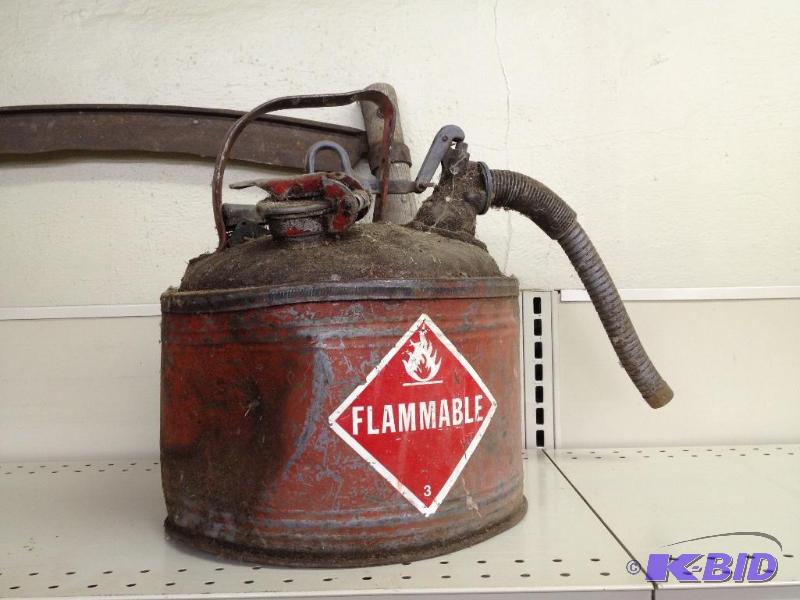 lot 102 image: Vintage Gas Can&nbsp...