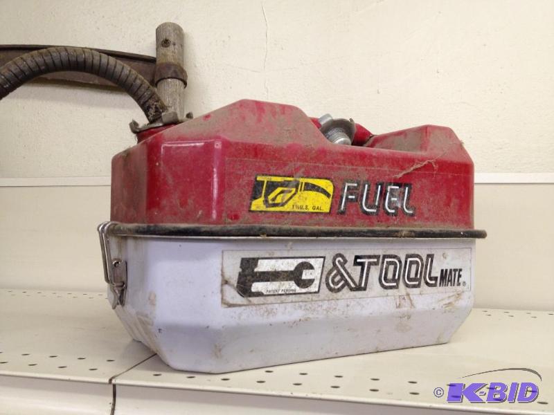 lot 103 image: Hubbard Feeds Gas Can  Tool Box&nbsp...
