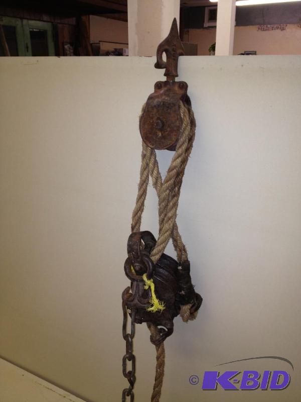 lot 113 image: Pulley Set&nbsp...