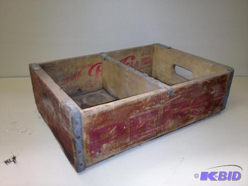 lot 115 image: 1976 Pepsi Wooden Pop Crate, Denver, CO...