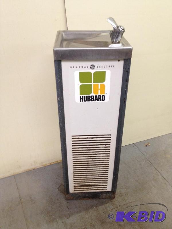 lot 13 image: Hubbard Feeds Water Fountain