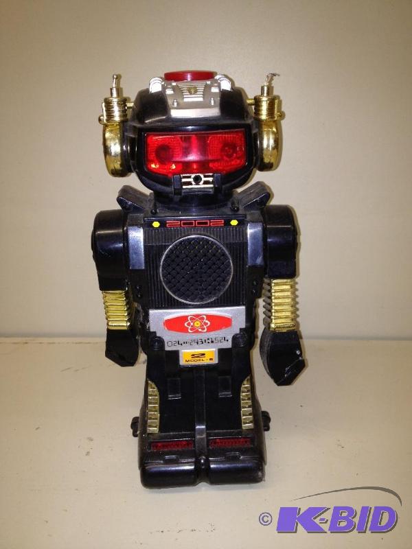 lot 145 image: 80s Robot toy...