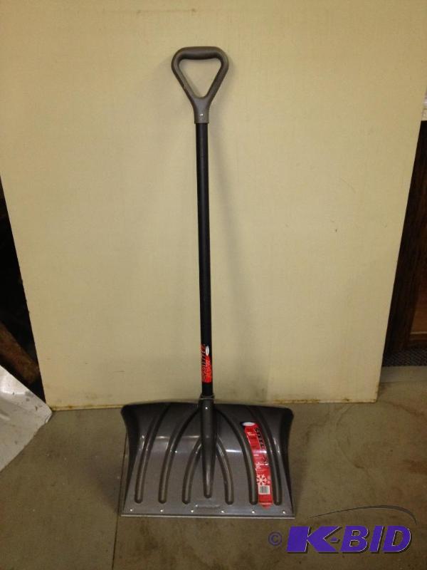 lot 165 image: Newer Snow Shovel&nbsp...
