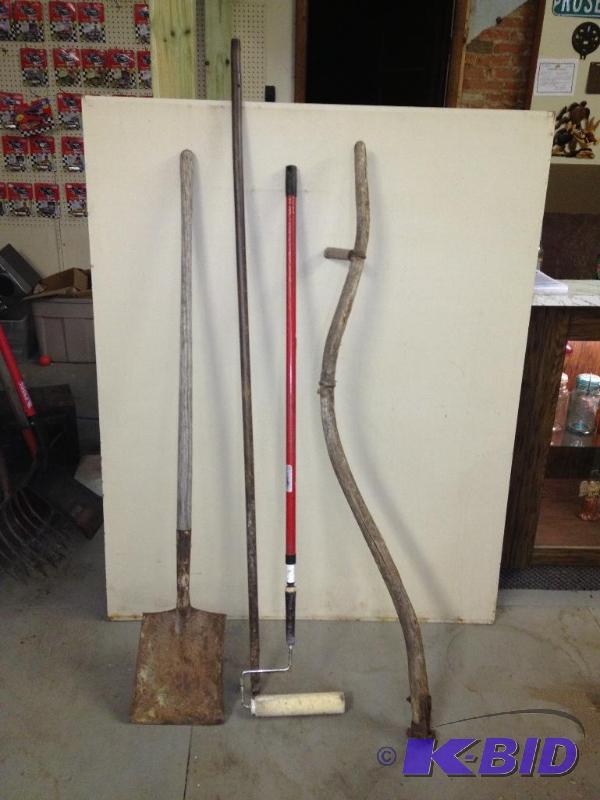 lot 167 image: Shovel, Heavy Solid Steal Rod, Paint Roller, ...