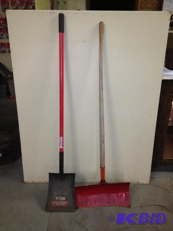 lot 169 image: Square Shovel  Snow Shovel...