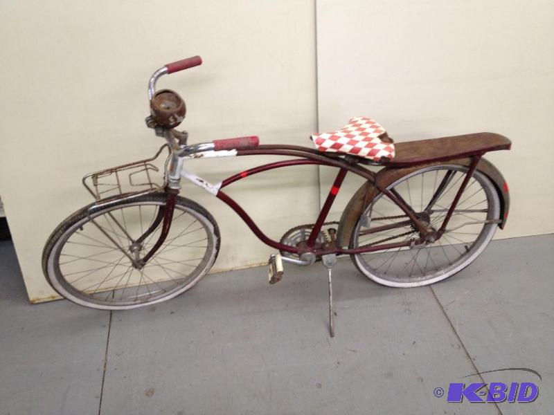 lot 36 image: Wards Vintage Mens Cruiser Bike&nbsp...