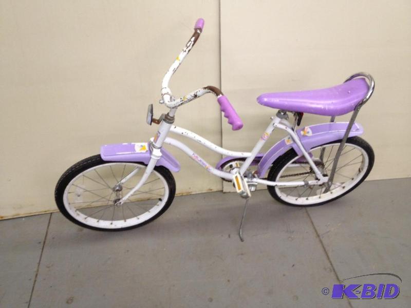lot 39 image: Girls Banana Seat Bicycle...