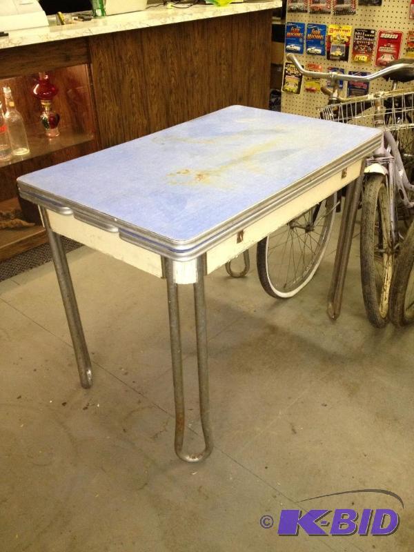 lot 42 image: Vintage Formica&nbspTop Table&nbsp...