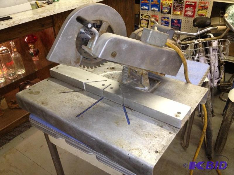lot 43 image: Larson Power Mitre Saw Mo. 10e 1 12 HP