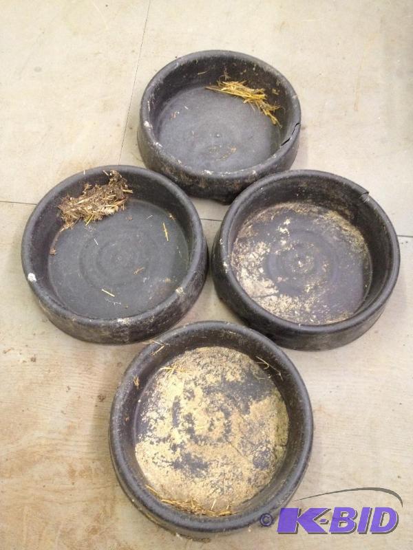 lot 58 image: 4 Feed Dishes, plastic, some cracks&nbsp...