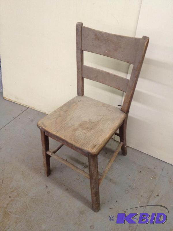 lot 76 image: Vintage Chair...