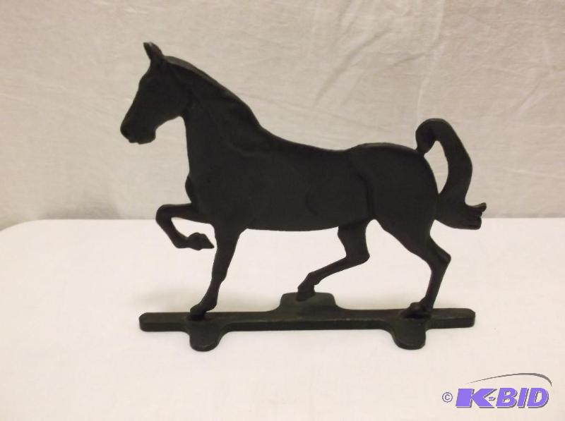 lot 39 image: Heavy cast iron horse door stop measuring 12&...