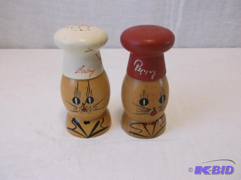 lot 58 image: Cute wooden salt & pepper shakers....