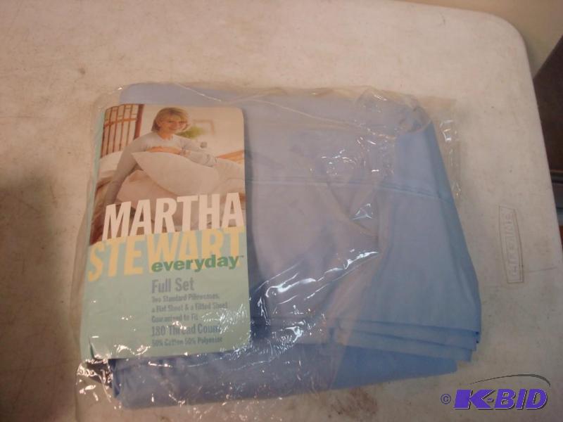 lot 115 image: Set Of Martha Stewart Sheets, Full Size, Unus...