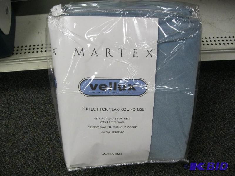 lot 121 image: New Martex Queen Size Blanket...