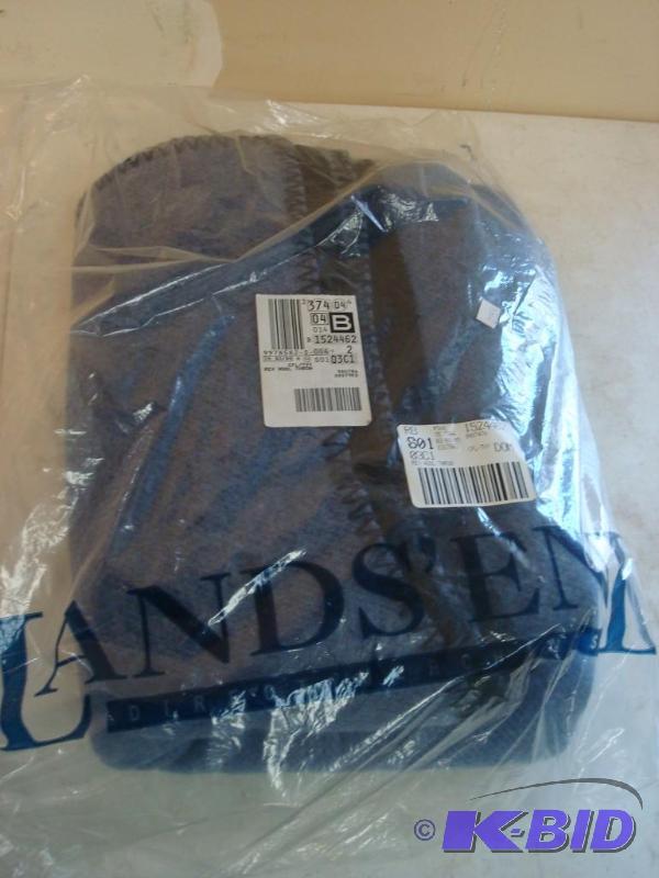 lot 128 image: New Lands End Throw Blanket...