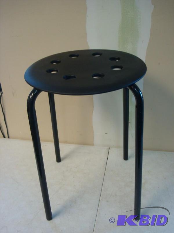 lot 18 image: Small Stool...