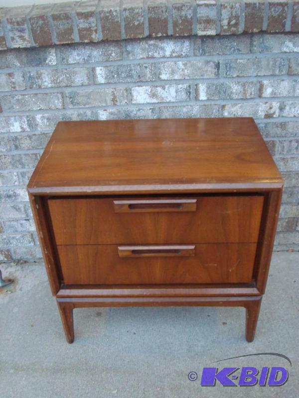 lot 2 image: Vintage Mid Century End Tape Night Stand, Sol...