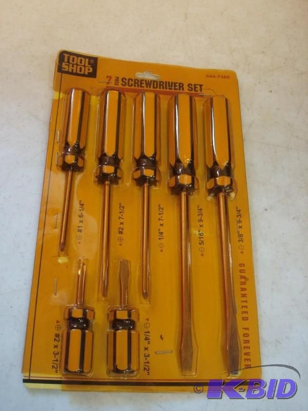 lot 41 image: Set of New Screw drivers...