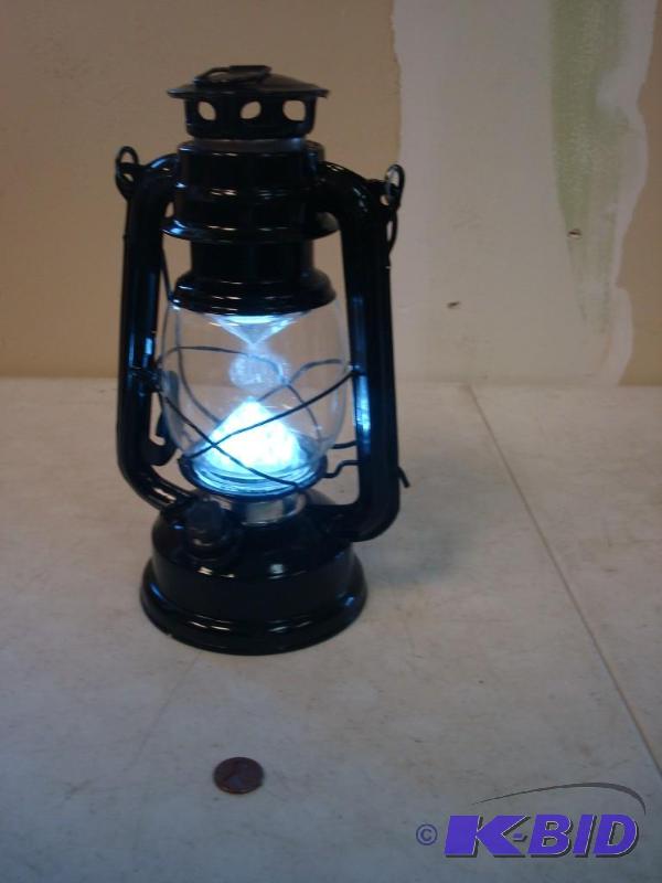 lot 43 image: Lantern Style Battery Operated Light...