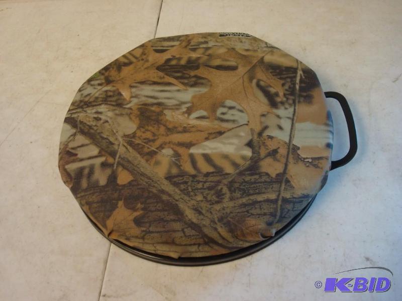 lot 44 image: Big Bear Spin Seat...