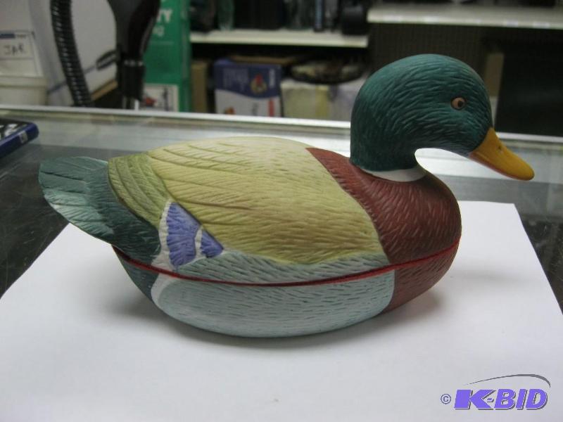 lot 61 image: Duck Trinket Case...