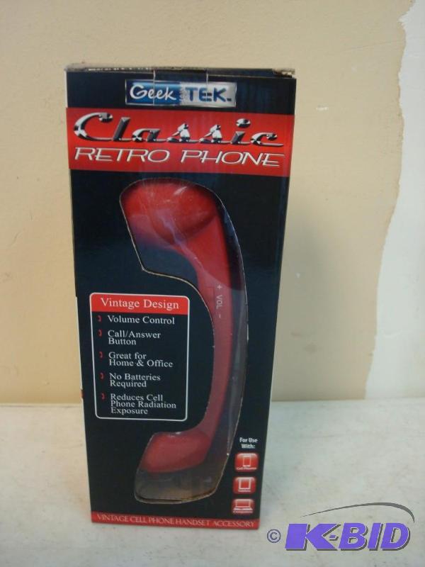 lot 90 image: New Classic Retro Phone, Plugs Into Iphone...