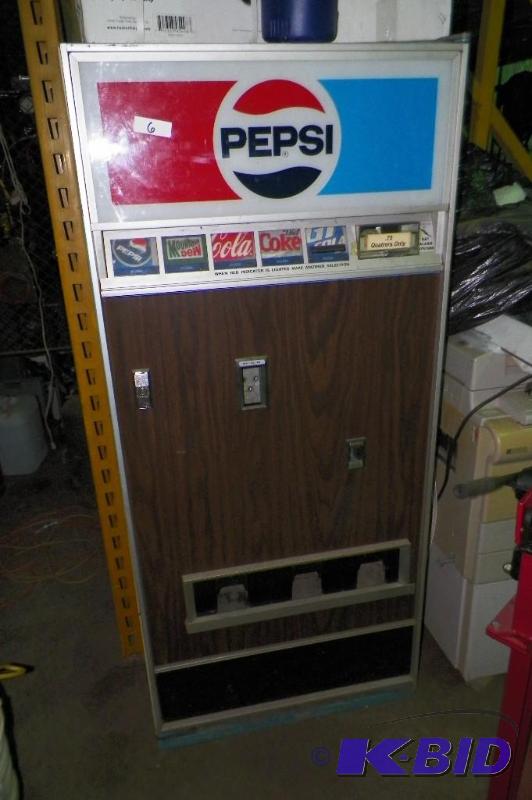 Pepsi pop machine