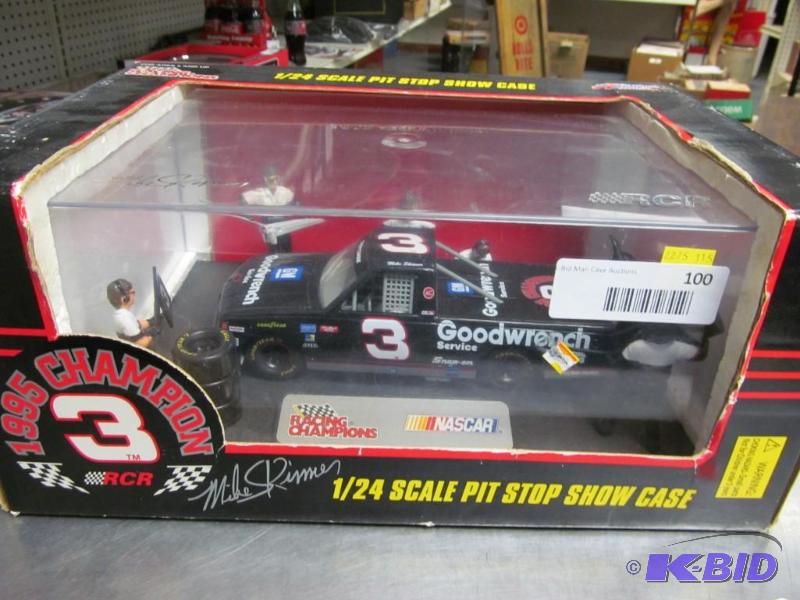 lot 100 image: 1995 Champion #3 Mike Skinner GMGW 124 Pit Stop