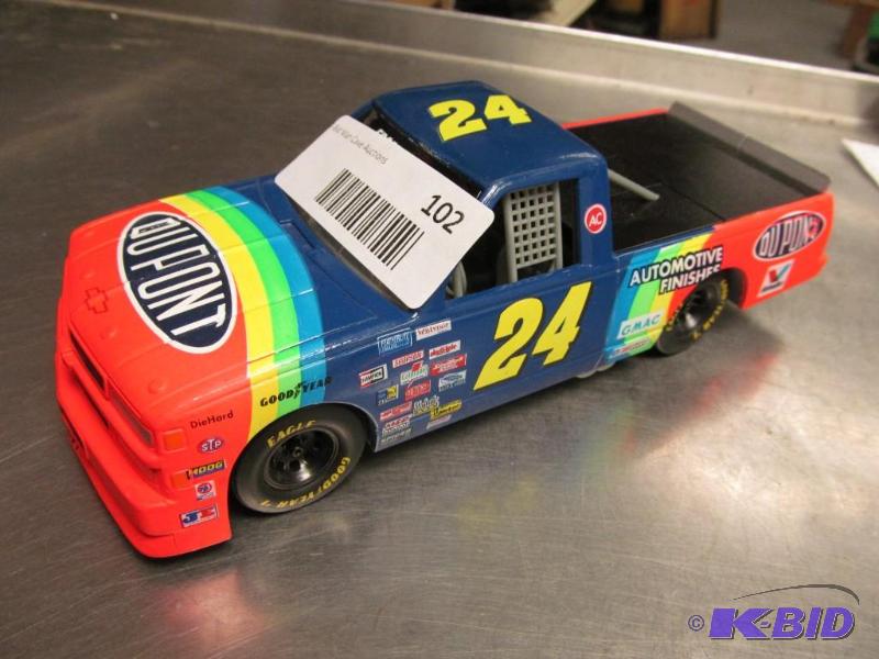 lot 102 image: Craftsman Truck Series 124 Racing Champions Die Cast Truck