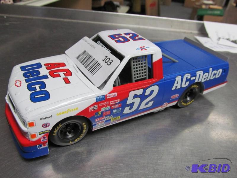 lot 103 image: Craftsman Truck Series 124 Racing Champions Die Cast Truck