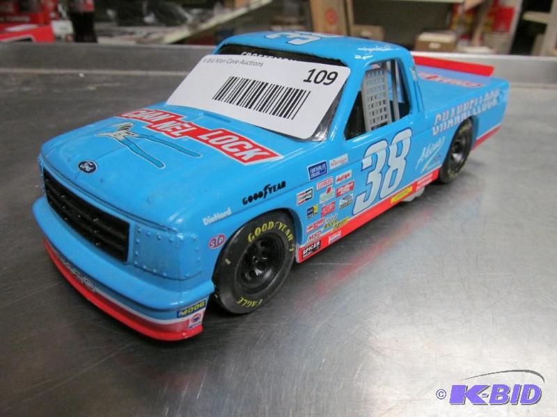 lot 109 image: Craftsman Truck Series 124 Racing Champions Die Cast Truck