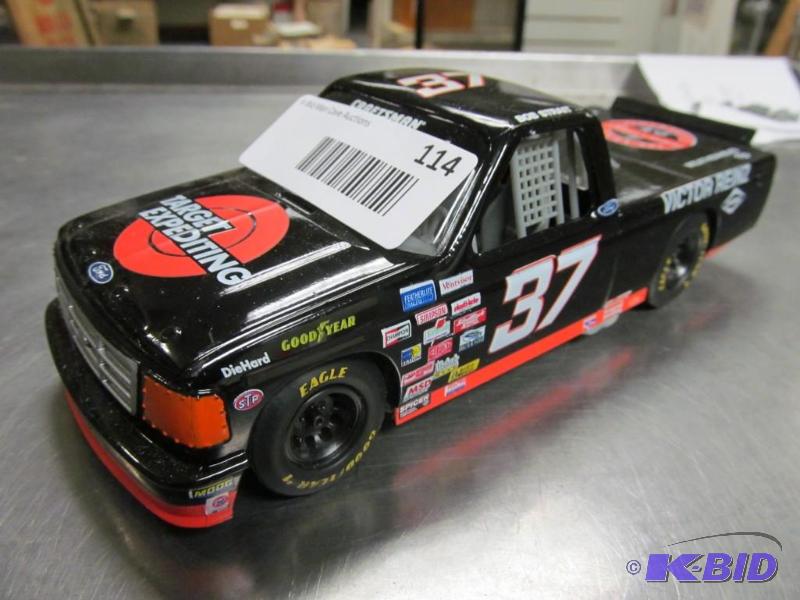 lot 114 image: Craftsman Truck Series 124 Racing Champions Die Cast Truck