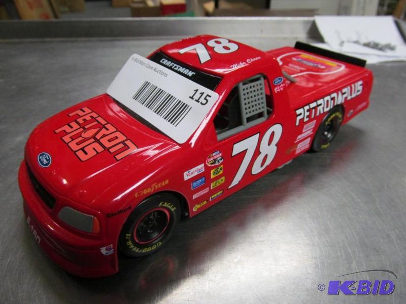 lot 115 image: Craftsman Truck Series 124 Racing Champions Die Cast Truck