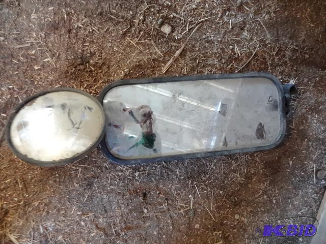 lot 106 image: Box of Used Truck mirrors...