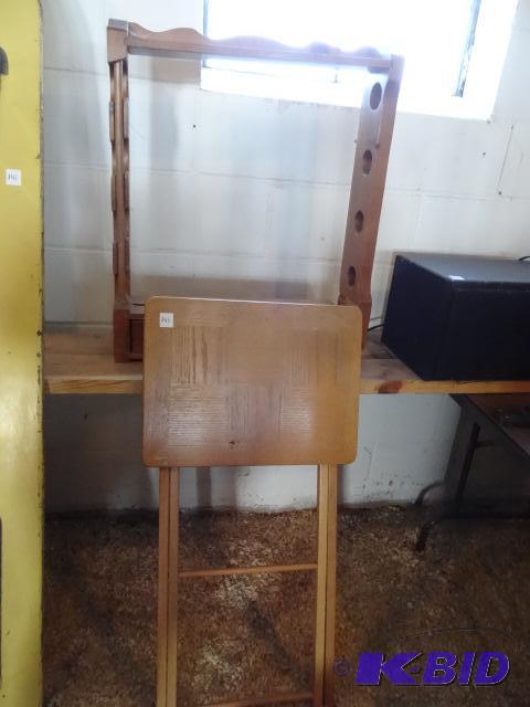 lot 143 image: Gun Cabinet. Locked and needs repair. Folding...