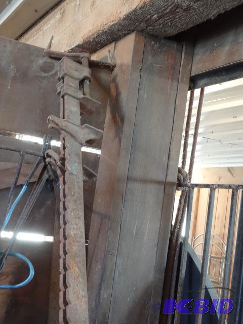 lot 185 image: 8 Bar clamps Qty 2...