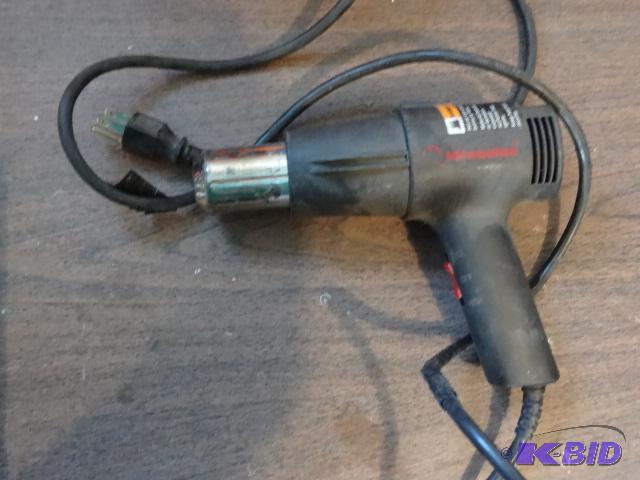 lot 196 image: Milwaulkee Heat Gun...