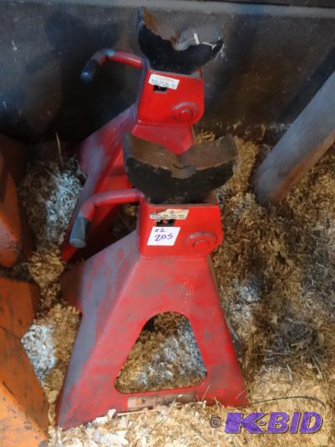 lot 205 image: 6 Ton Jack Stands Qty 2...
