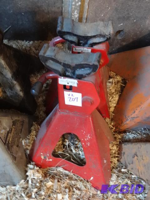lot 207 image: 3 Ton Jack Stands Qty 2...