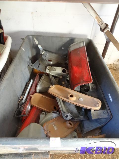 lot 21 image: Misc used vehicle truck lights....