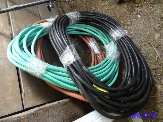 lot 246 image: 3 Garden hoses...