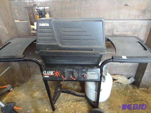lot 255 image: Classic Fiesta Gas Grill, Comes with new styl...