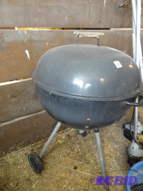 lot 256 image: Weber Charcoal Bar B Que...