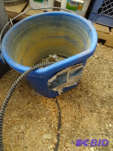 lot 260 image: Heated Flat Back Bucket...
