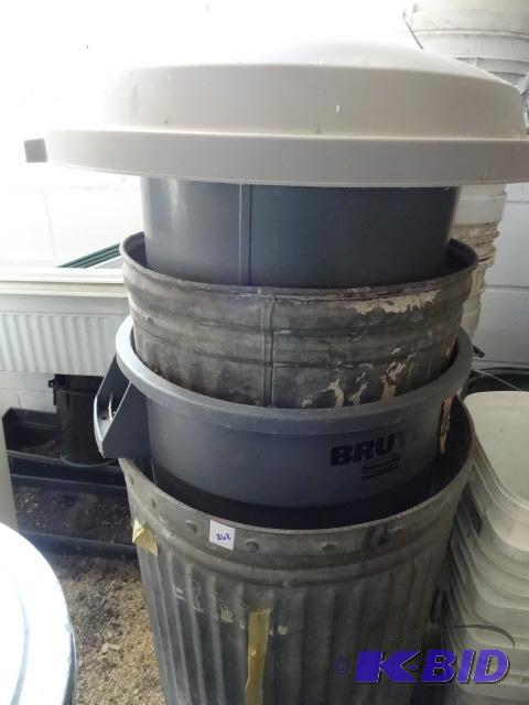 lot 262 image: 2 Galvanized, 1 Plastic, and 1 Metal Garbage ...