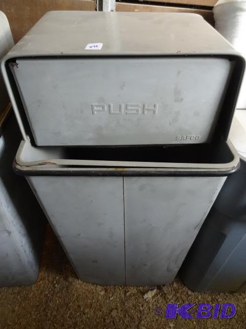 lot 271 image: Metal Garbage Can with Removeable Top...
